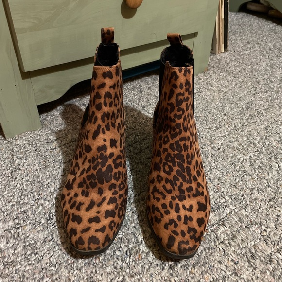 Cheetah Print Booties - Women’s 10 - Picture 2 of 4